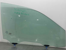 Load image into Gallery viewer, FRONT DOOR GLASS Toyota Highlander 14 15 16 17 18 19 Right - NW539955
