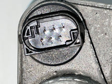 Load image into Gallery viewer, THROTTLE BODY BMW 540 740 X5 Z8 1999 99 00 01 02 03 - NW366010
