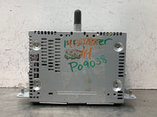Load image into Gallery viewer, RADIO Ford Explorer 2014 14 2015 15  AM FM CD - NW366669
