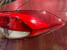 Load image into Gallery viewer, OUTER TAIL LIGHT LAMP Tucson 2016 16 2017 17 2018 18 Right - NW540582

