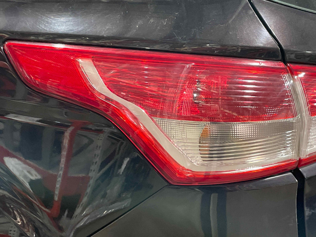 OUTER TAIL LIGHT LAMP Ford Escape 13 14 15 16 Left - NW542485