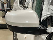 Load image into Gallery viewer, Side View Door Mirror Honda Pilot 2023 - NW542560
