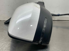 Load image into Gallery viewer, Side View Door Mirror Honda Pilot 2023 - NW542560
