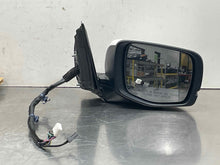Load image into Gallery viewer, Side View Door Mirror Honda Pilot 2023 - NW542560

