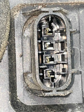 Load image into Gallery viewer, HEADLIGHT LAMP ASSEMBLY Envoy Envoy XL Envoy XUV 2002-2009 Right - NW368239
