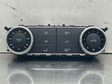 Load image into Gallery viewer, Temperature Controls  MERCEDES SLK 2014 - NW543021
