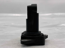 Load image into Gallery viewer, Mass Air Flow Sensor Meter MAF LR2 LR3 Range Rover Range 05-12 - NW5446
