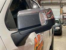 Load image into Gallery viewer, Side View Door Mirror  SILVERADO 1500 PICKUP 2022 - NW543425
