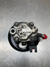 Load image into Gallery viewer, POWER STEERING PUMP Infiniti QX56 Nissan Armada Titan 2004 04 05 06 07 08 - 12 - NW369052
