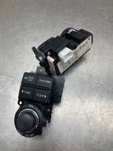 Load image into Gallery viewer, Radio Nissan Armada 2013 - NW369009
