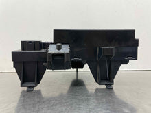 Load image into Gallery viewer, Fuse Box  FORD F150 PICKUP 2006 - NW544650
