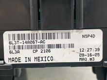 Load image into Gallery viewer, Fuse Box  FORD F150 PICKUP 2006 - NW544650
