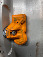 Load image into Gallery viewer, WHEEL RIM X1 2012-2015 17x7-1/2 ALLOY - NW369616
