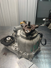 Load image into Gallery viewer, TRANSFER CASE BMW 530xi 528xi 328xi 332xi 2006 06 2007 07 2008 08 09 2010 10 - NW544101
