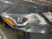Load image into Gallery viewer, HEADLIGHT LAMP ASSEMBLY Nissan Pathfinder 17 18 19 20 Right - NW544602
