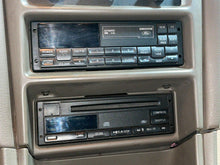 Load image into Gallery viewer, Radio Ford Mustang 2000 - NW568050

