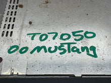 Load image into Gallery viewer, Radio Ford Mustang 2000 - NW568050
