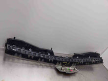 Load image into Gallery viewer, Grille  SUBURBAN 1500 2013 - NW369888
