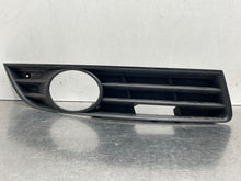Load image into Gallery viewer, Grille Volkswagen Passat 2006 - NW98764
