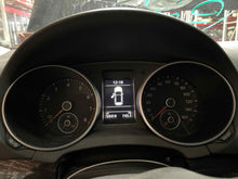 Load image into Gallery viewer, SPEEDOMETER CLUSTER Volkswagen Golf Jetta 09 10 11 12 13 14 - NW545438
