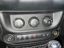 Load image into Gallery viewer, Temperature Controls Jeep Wrangler 2014 - NW546043
