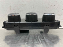Load image into Gallery viewer, Temperature Controls Jeep Wrangler 2014 - NW546043
