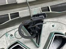 Load image into Gallery viewer, Grille  INFINITI QX56 2012 - NW546389

