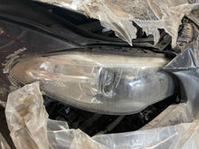 Load image into Gallery viewer, HEADLIGHT LAMP ASSEMBLY 528i 535i 550i Active 5 M5 14 15 16 Right - NW539428
