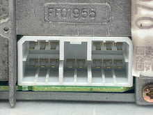 Load image into Gallery viewer, RADIO Subaru Forester 2001 01 2002 02 AM FM Cassette - NW139697
