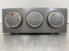 Load image into Gallery viewer, TEMPERATURE CONTROLS Subaru Forester 2005 05 2006 06 - NW373052

