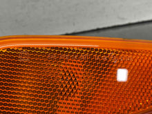 Load image into Gallery viewer, SIDE MARKER LAMP LIGHT Jeep Renegade 15 16 17 18 19 20 Right - NW548087
