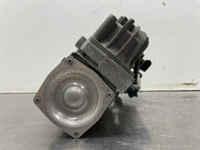 Load image into Gallery viewer, SUSPENSION AIR COMPRESSOR PUMP Vanden Pl XJ XJ8 XJ8L XJL XJR 04-09 - NW547742
