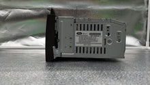 Load image into Gallery viewer, Radio  LINCOLN &amp; TOWN CAR 2006 - NW135172
