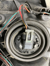 Load image into Gallery viewer, HEADLIGHT LAMP ASSEMBLY Armada 08 09 10 11 12 13 14 15 Right - NW374581
