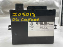 Load image into Gallery viewer, BODY CONTROL MODULE COMPUTER Porsche Cayenne 2005 05 2006 06 - NW36850
