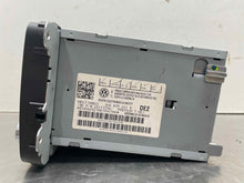 Load image into Gallery viewer, RADIO Volkswagen Golf Jetta 2010 10 2011 11 - NW550346
