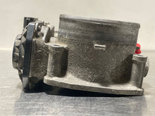 Load image into Gallery viewer, THROTTLE BODY Range Rover Sport LR3 2005 05 2006 06 4.4L - NW246457
