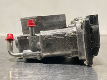 Load image into Gallery viewer, THROTTLE BODY Range Rover Sport LR3 2005 05 2006 06 4.4L - NW246457

