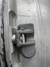 Load image into Gallery viewer, Wheel Rim Mercedes-Benz SL500 2010 - NW375575
