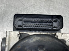 Load image into Gallery viewer, ABS Pump Dodge 300C 2013 - NW549986
