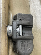 Load image into Gallery viewer, WHEEL RIM C250 C300 C350 C63 10-11 17x7-1/2 - NW376062

