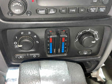 Load image into Gallery viewer, Temperature Controls  TRAILBLAZER 2008 - NW553359
