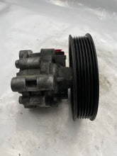 Load image into Gallery viewer, POWER STEERING PUMP Volkswagen Routan 2009 09 2010 10 2011 11 - NW164211
