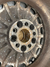 Load image into Gallery viewer, WHEEL 300E 420 350 560SEC 560SEL 16x6.5 88 89 90 91 - NW377002
