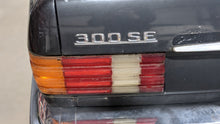 Load image into Gallery viewer, TAIL LIGHT LAMP ASSEMBLY 300cd 300ce 300d 300e 300sd 300sdl 81-91 Left - NW376993
