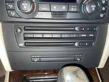 Load image into Gallery viewer, RADIO BMW 323i 328i 335i M3 2007 07 2008 08 2009 09 AM FM CD Navigation - NW553722
