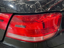 Load image into Gallery viewer, OUTER TAIL LIGHT LAMP BMW 328i 335i M3 07 08 09 10 Right - NW555833
