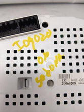 Load image into Gallery viewer, Speedometer Cluster Kia Sedona 2006 - NW160729

