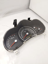 Load image into Gallery viewer, Speedometer Cluster Kia Sedona 2006 - NW160729
