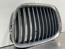 Load image into Gallery viewer, GRILLE BMW 540i 1997 97 1998 98 1999 99 2000 00 Upper Chrome Left - NW98219

